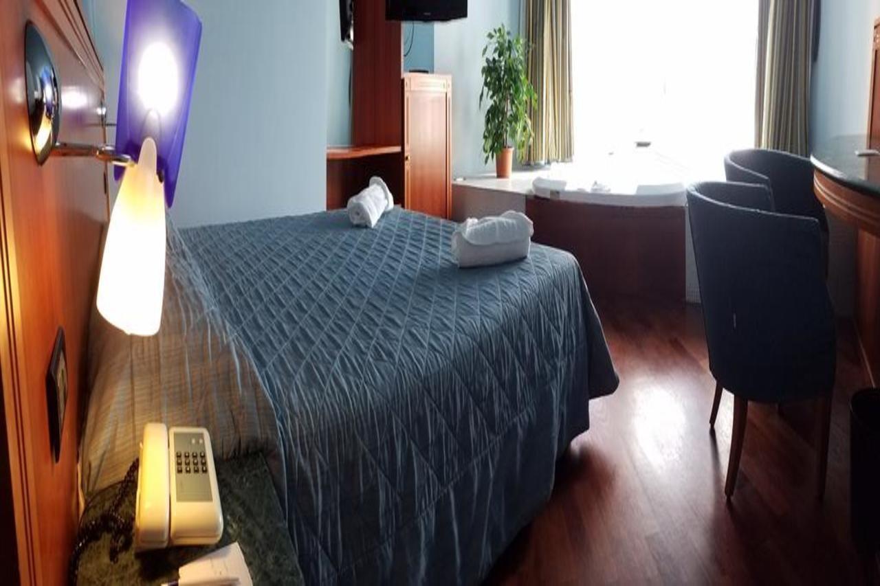 Hotel Michelangelo Palace & Spa Терни Екстериор снимка