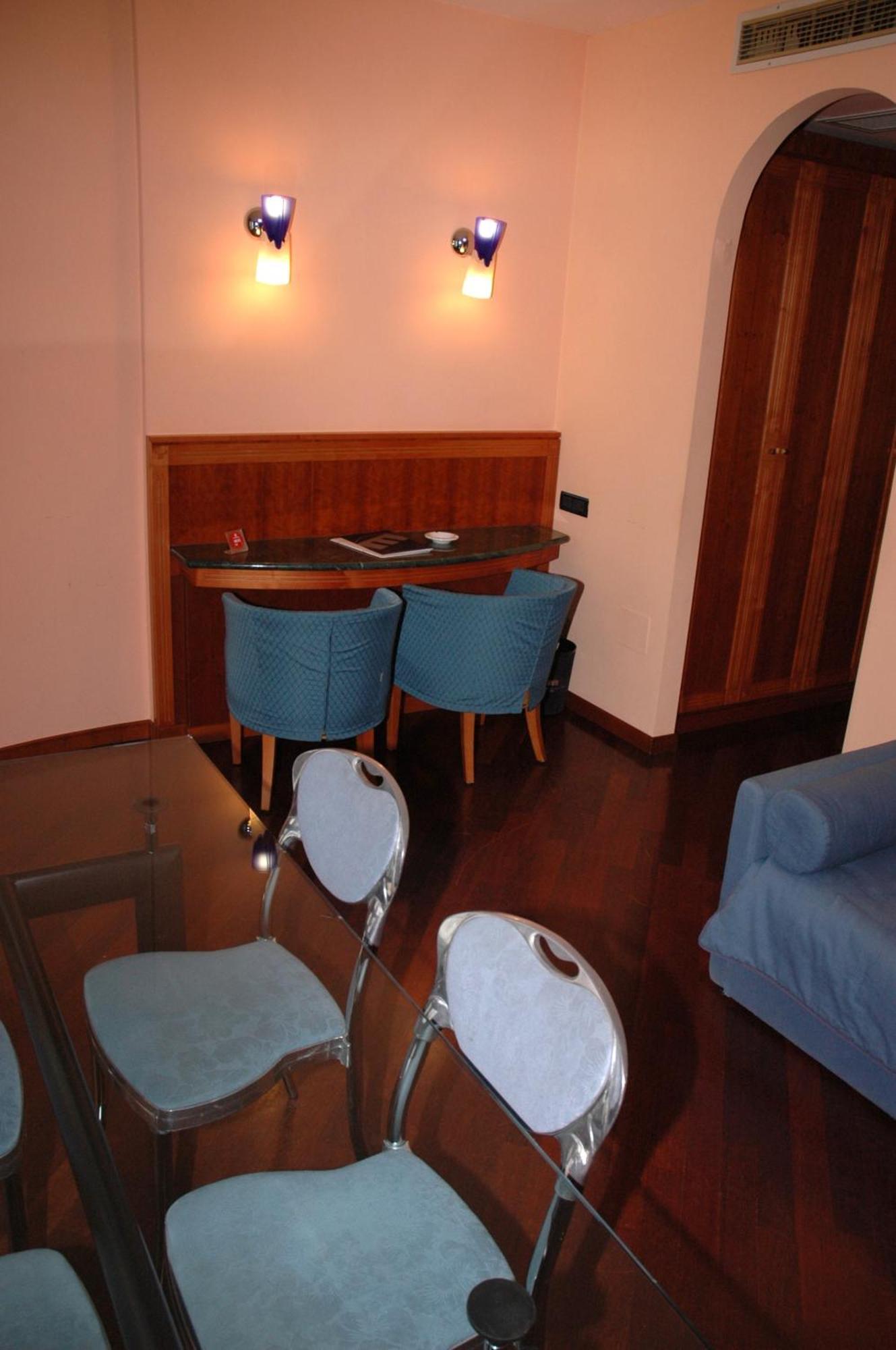 Hotel Michelangelo Palace & Spa Терни Стая снимка