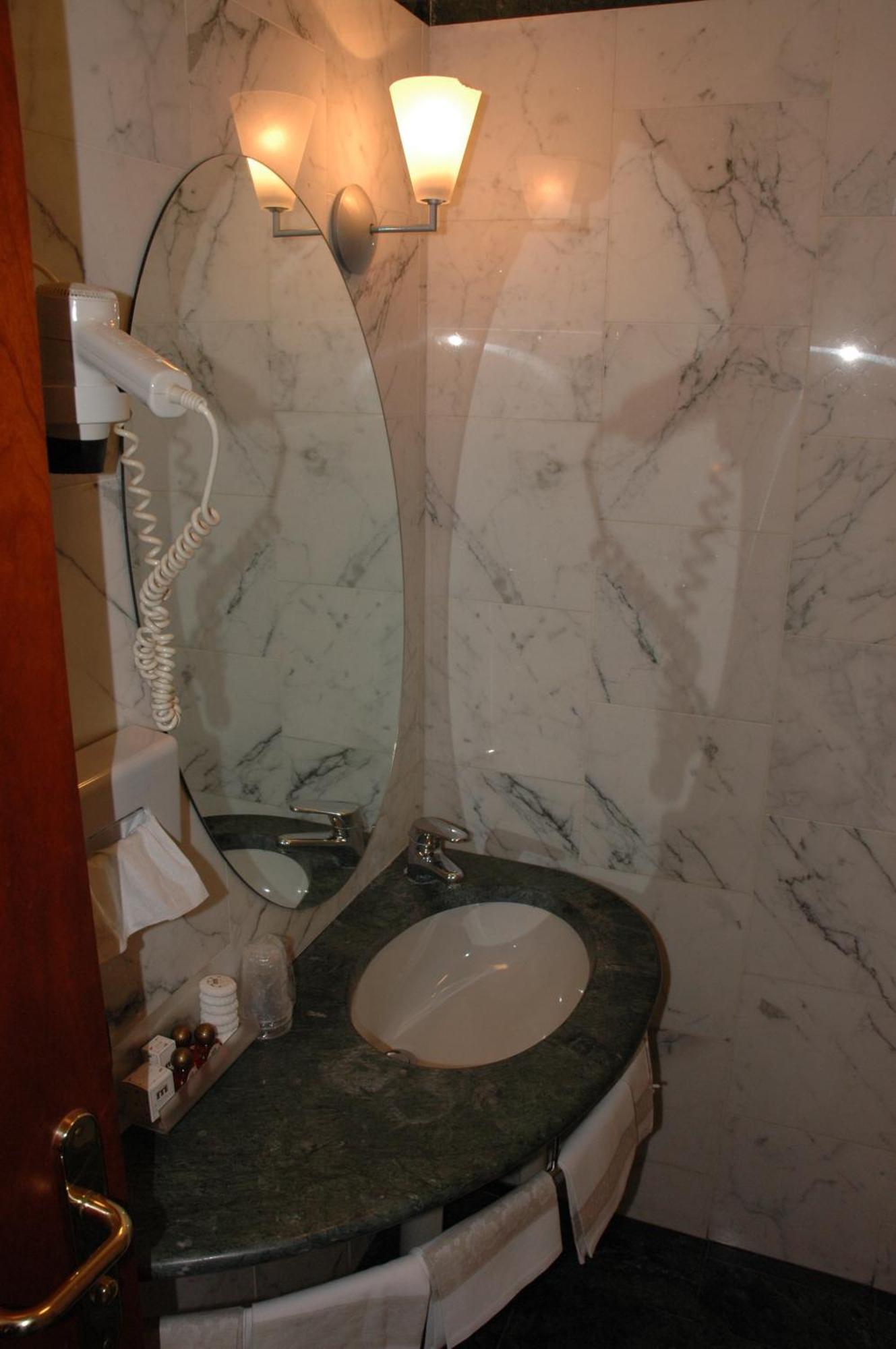 Hotel Michelangelo Palace & Spa Терни Стая снимка